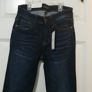 Stretchy  mid-rise skinny jeans